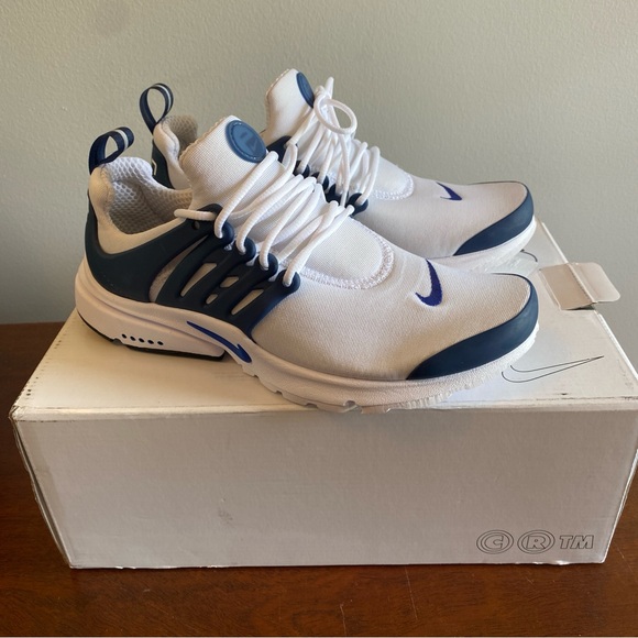 Nike Presto Blue and White NIB Size 8 - Picture 2 of 7